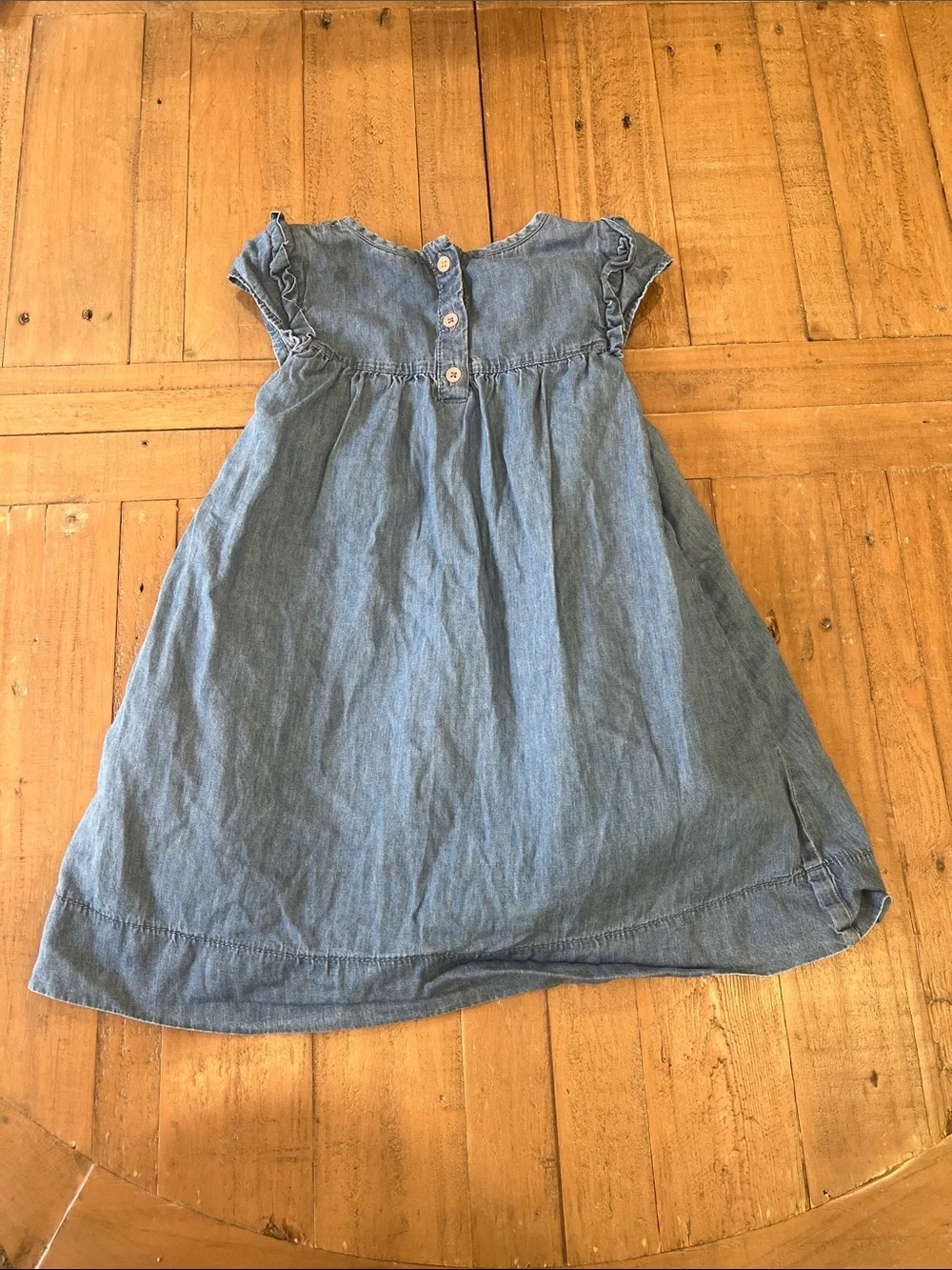 Mini Boden denim chambray ruffle shoulder dress 3-4 years
